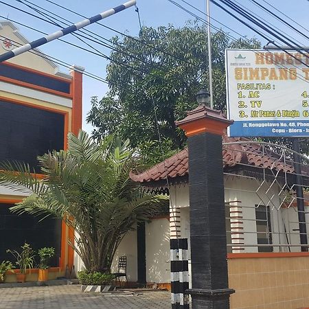 Simpang Tujuh Hotel Cepu Ngoại thất bức ảnh