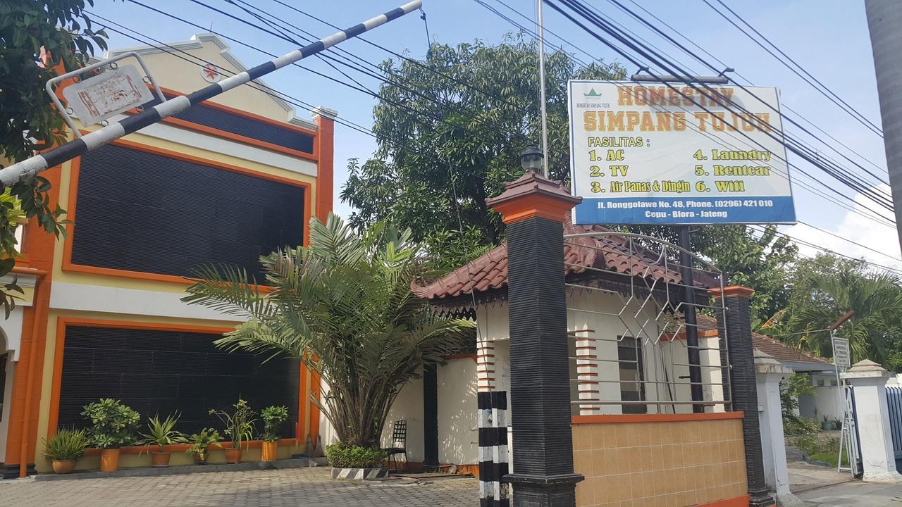 Simpang Tujuh Hotel Cepu Ngoại thất bức ảnh