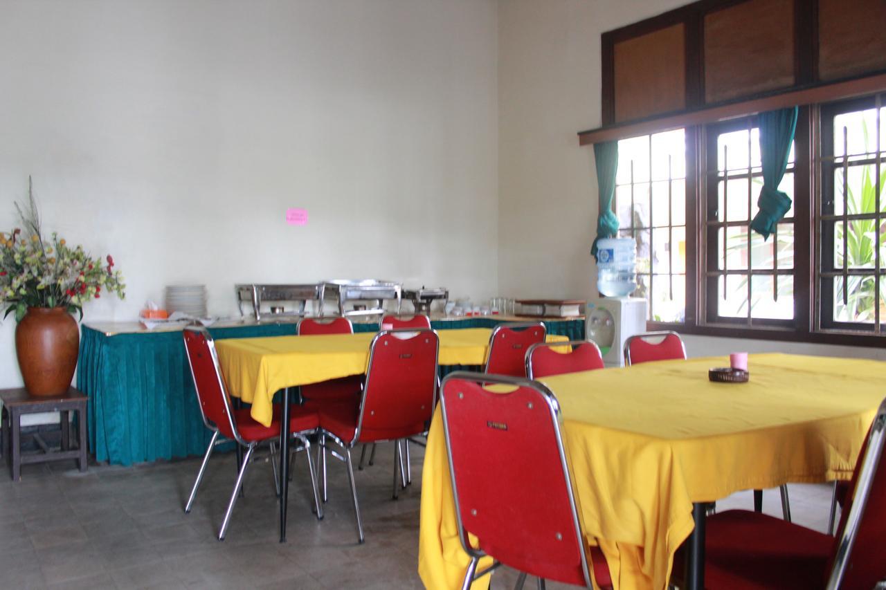 Simpang Tujuh Hotel Cepu Ngoại thất bức ảnh